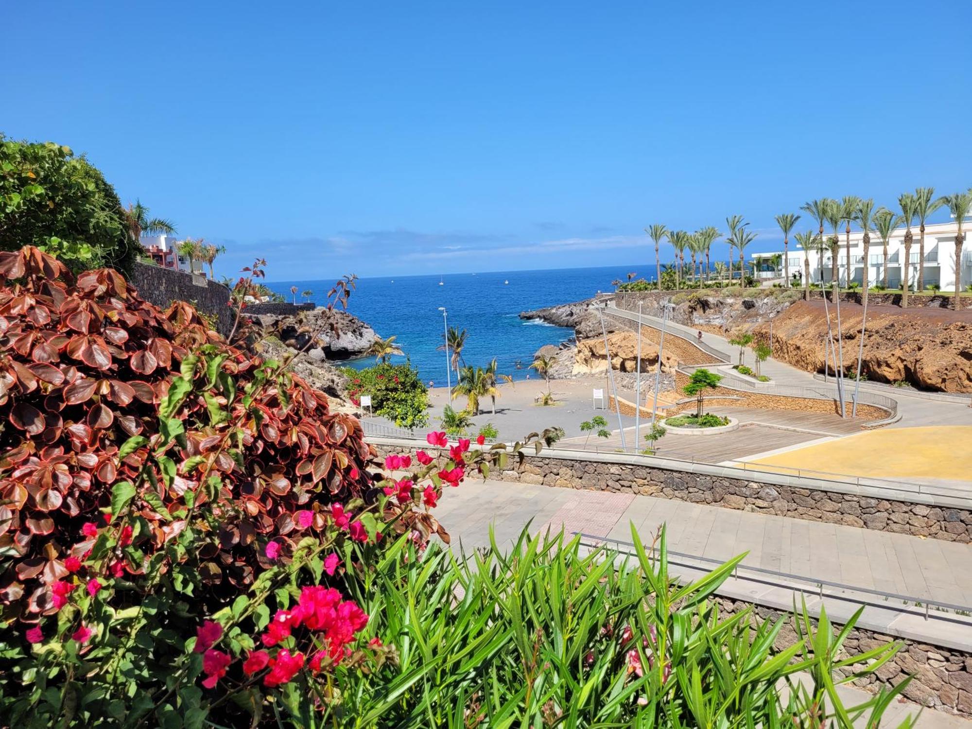 Appartement On The Paraiso Playa, Sea Views